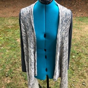 En creme cardigan